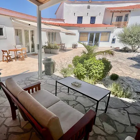 The Courtyard Episkopi Case de vacanță Episkopi (Limassol)